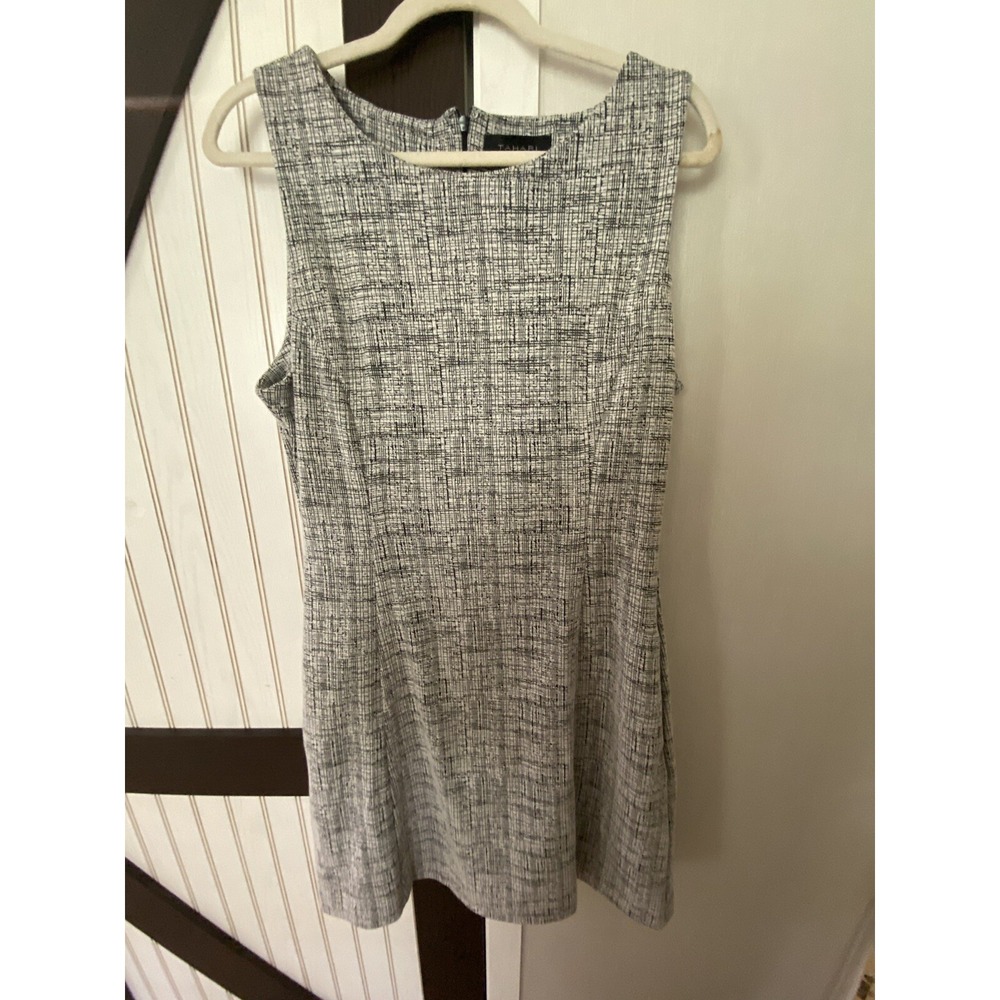 Very Elegant Tahari Black White Sleeveless Pocketed Aline Dress Size 12